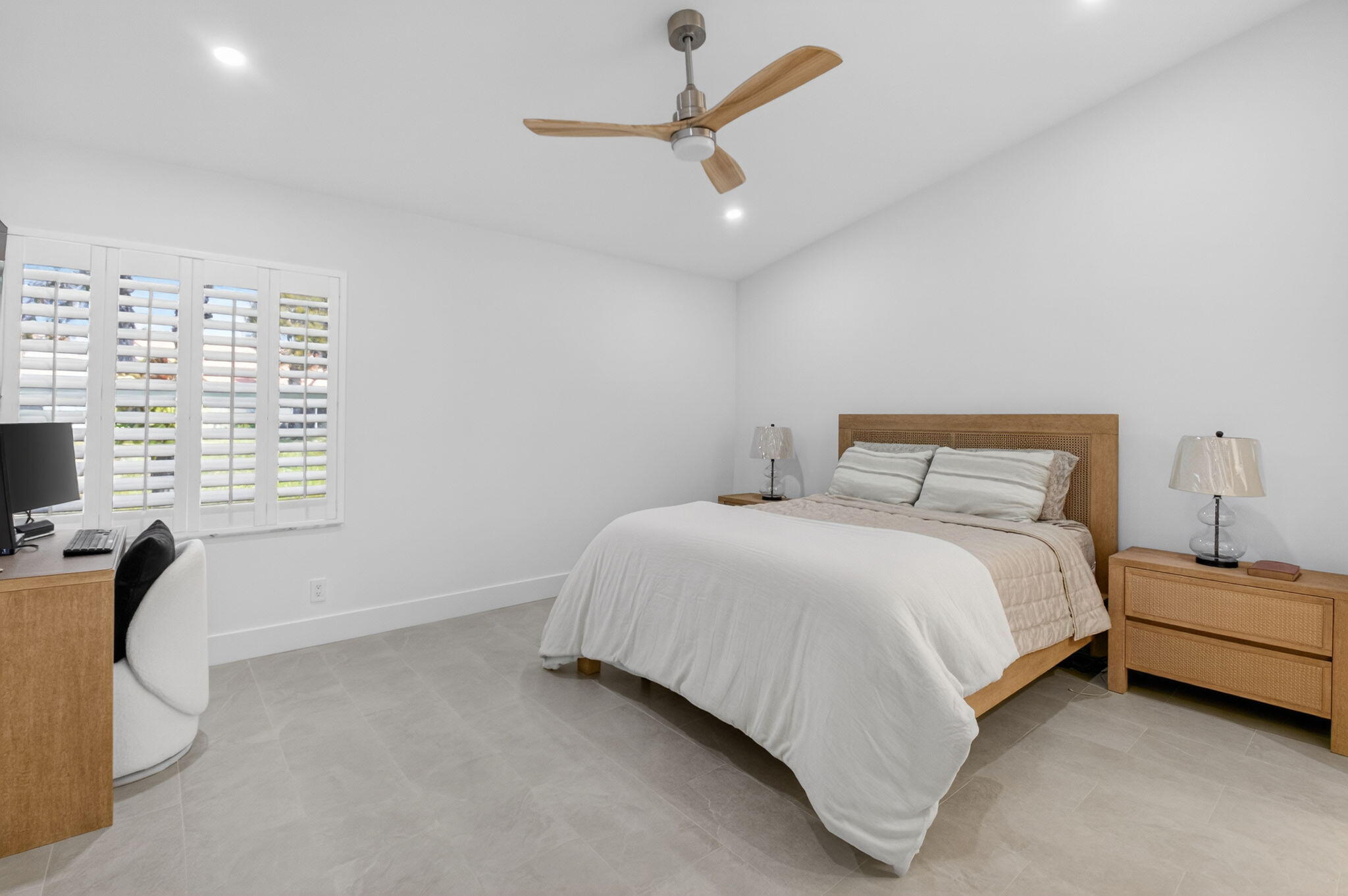 6171 Floral Lakes Drive