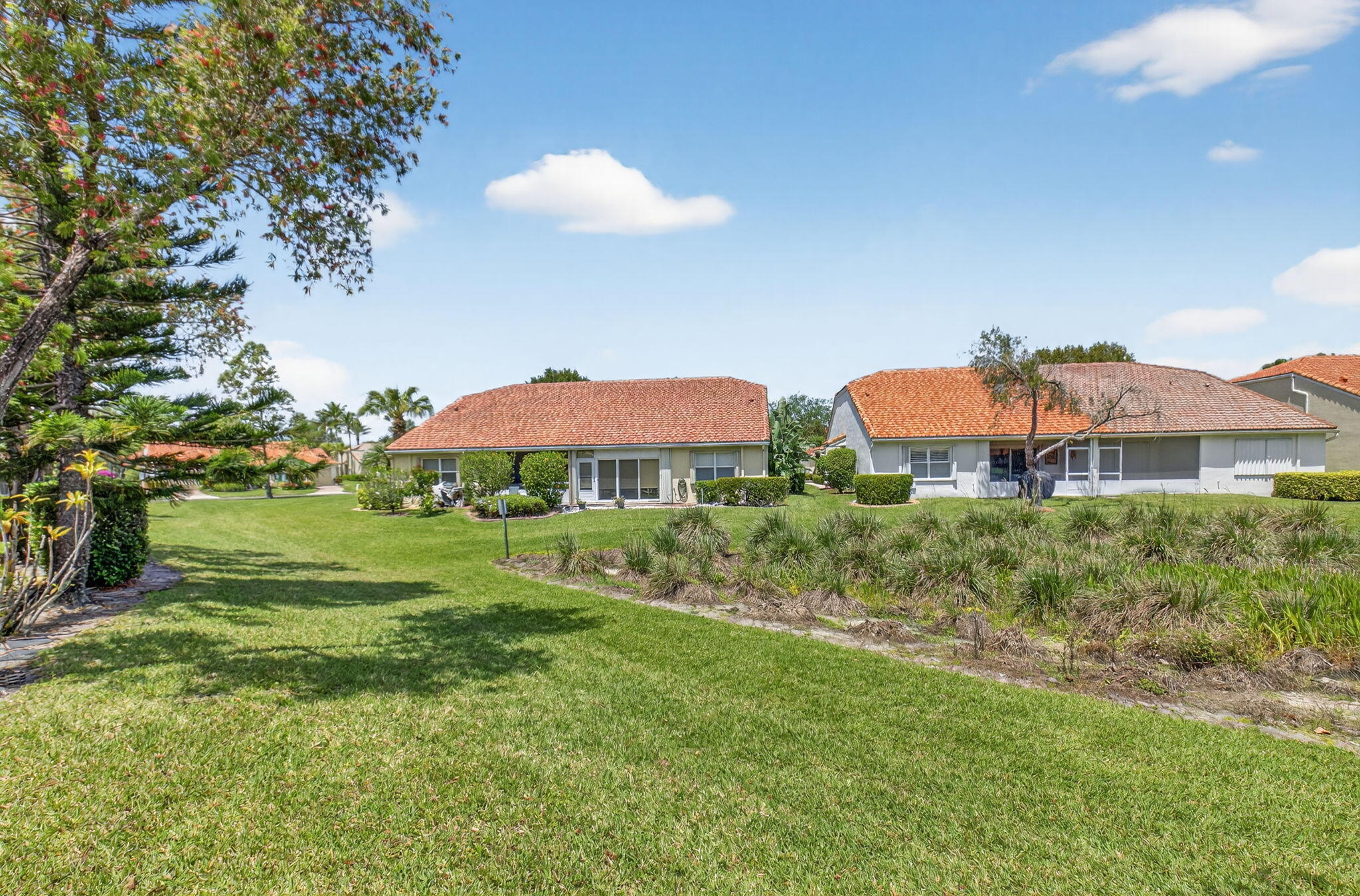 6171 Floral Lakes Drive