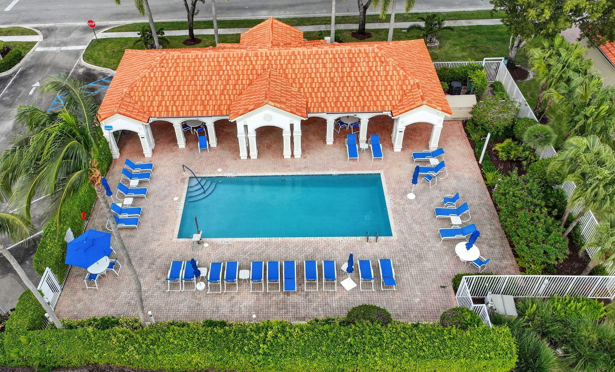 6171 Floral Lakes Drive