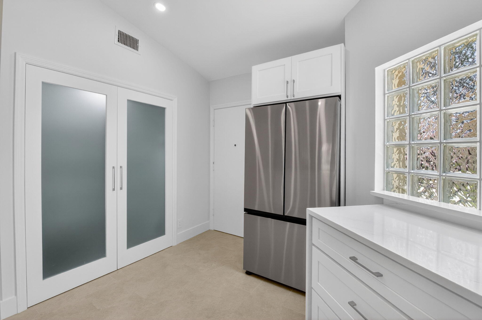 6171 Floral Lakes Drive