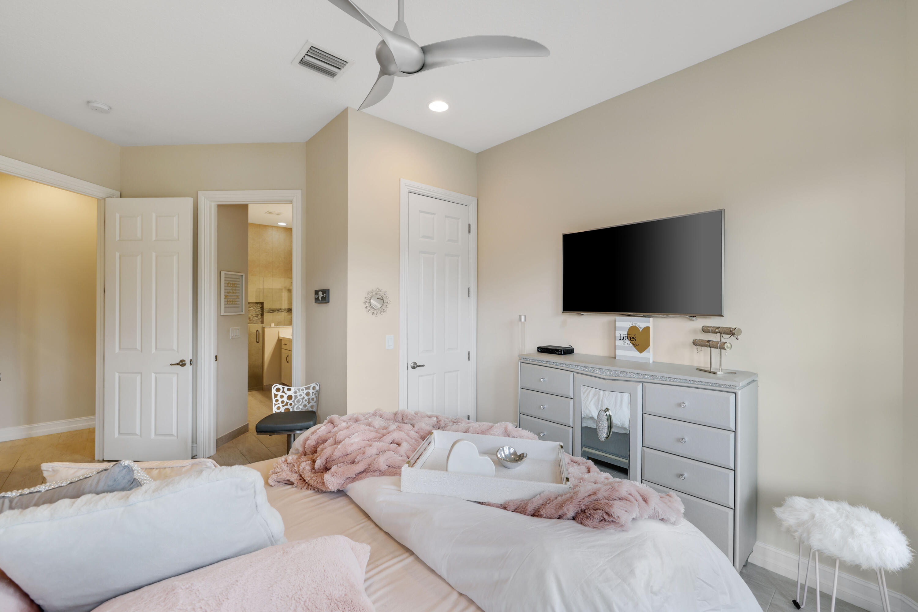 12085 Kalmar Circle S