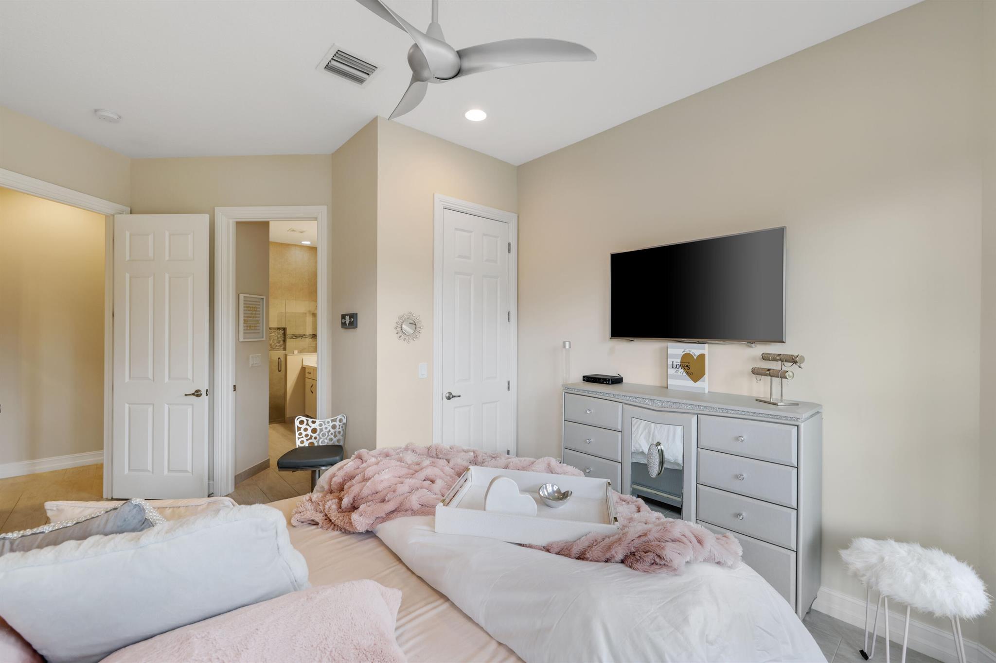 12085 Kalmar Circle S