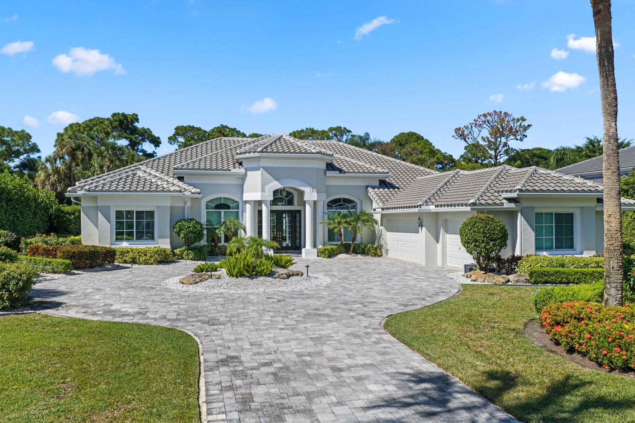 8195 Lakeview Drive