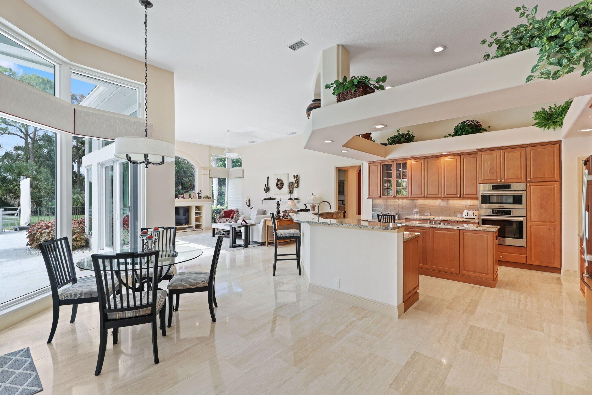 8195 Lakeview Drive