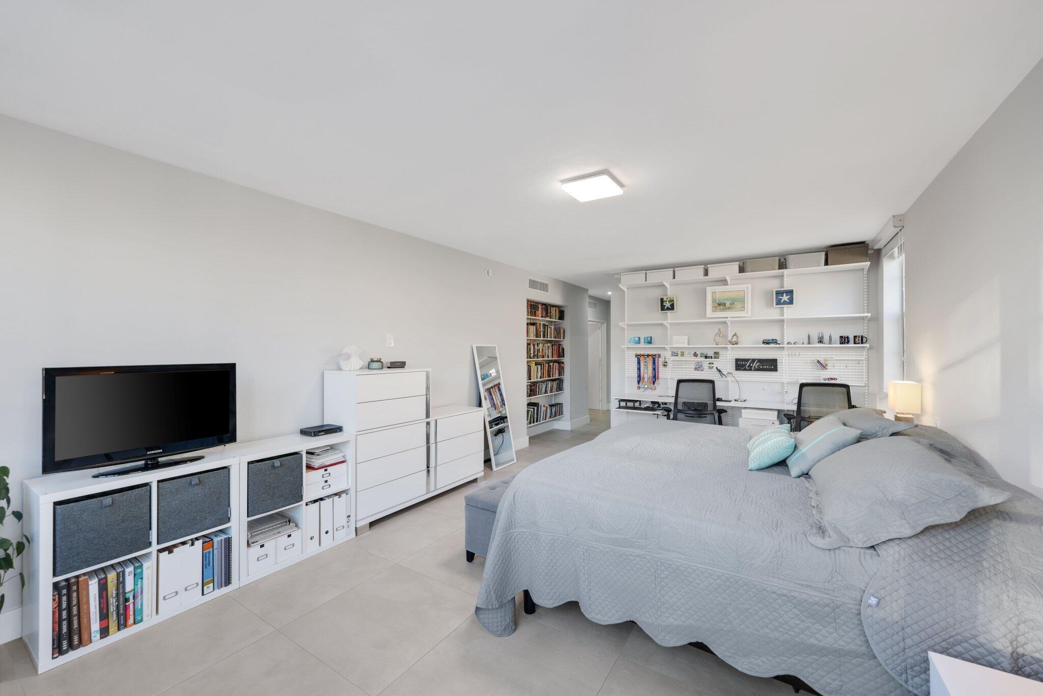 10180 W Bay Harbor Drive 2c