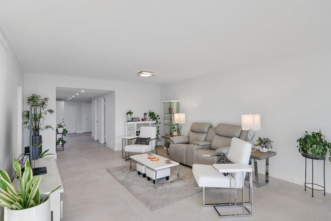 10180 W Bay Harbor Drive 2c