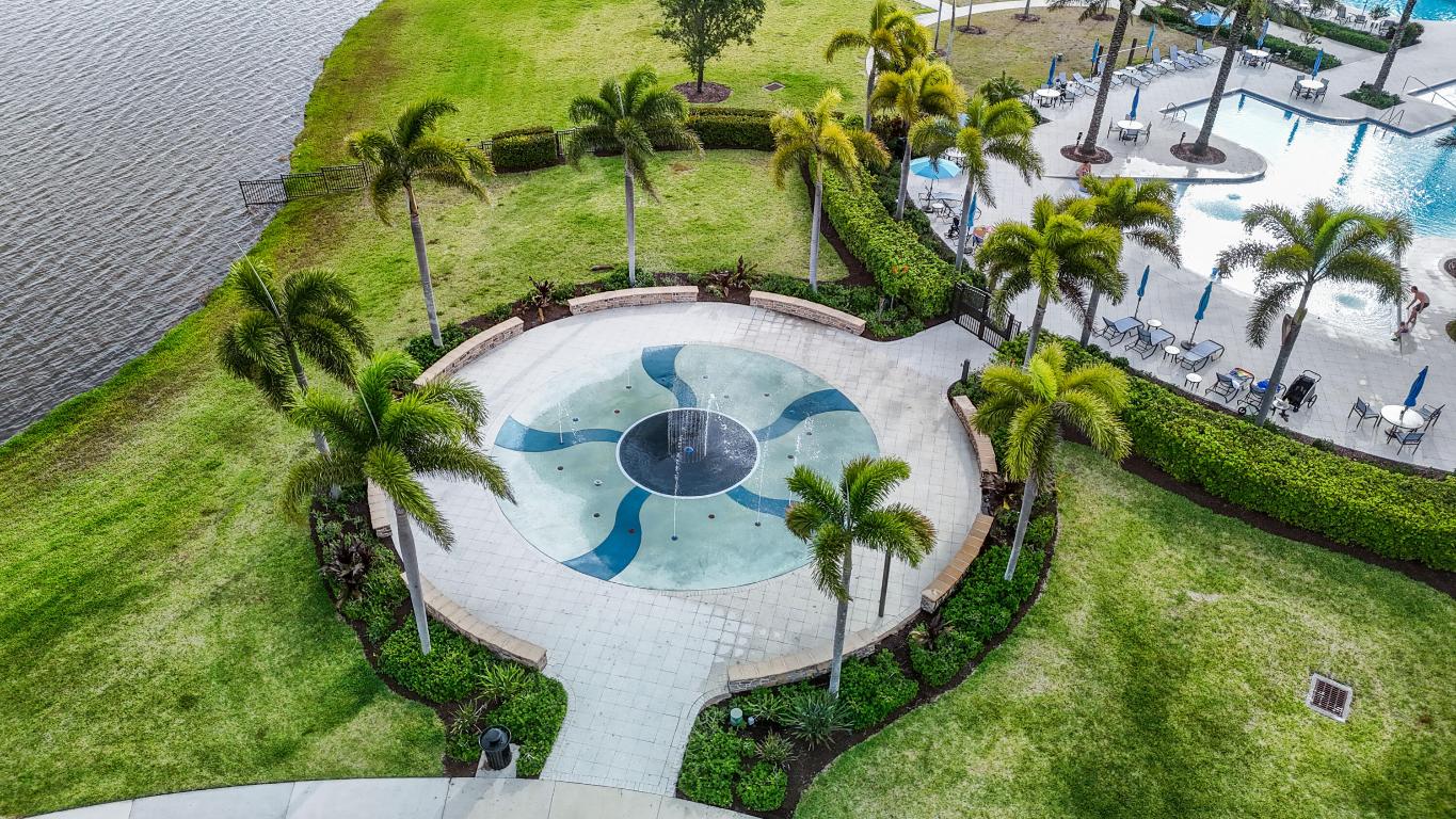 1541 Wandering Willow Way