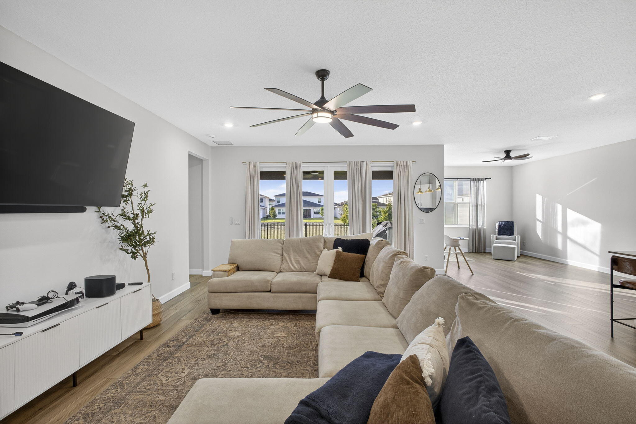 1543 Stockbridge Street