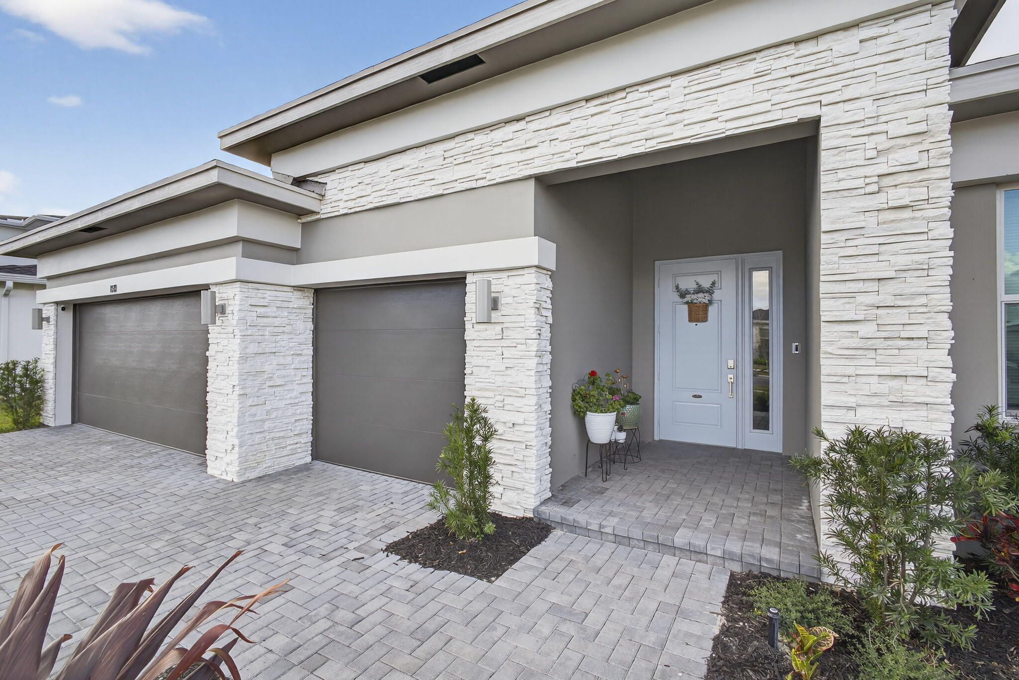 1543 Stockbridge Street