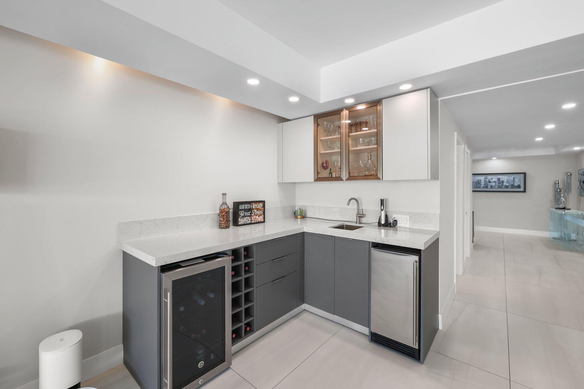 10180 W Bay Harbor Drive 2a