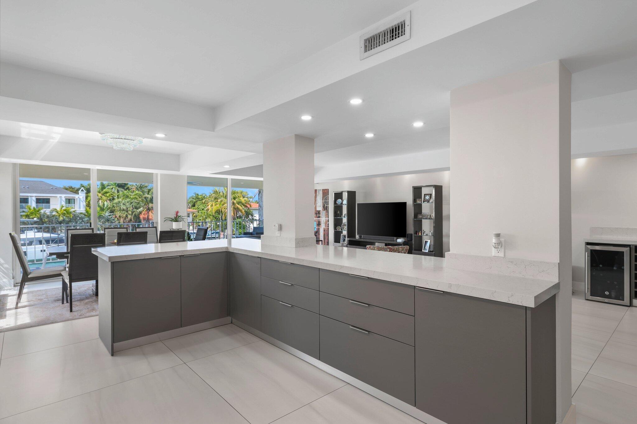 10180 W Bay Harbor Drive 2a