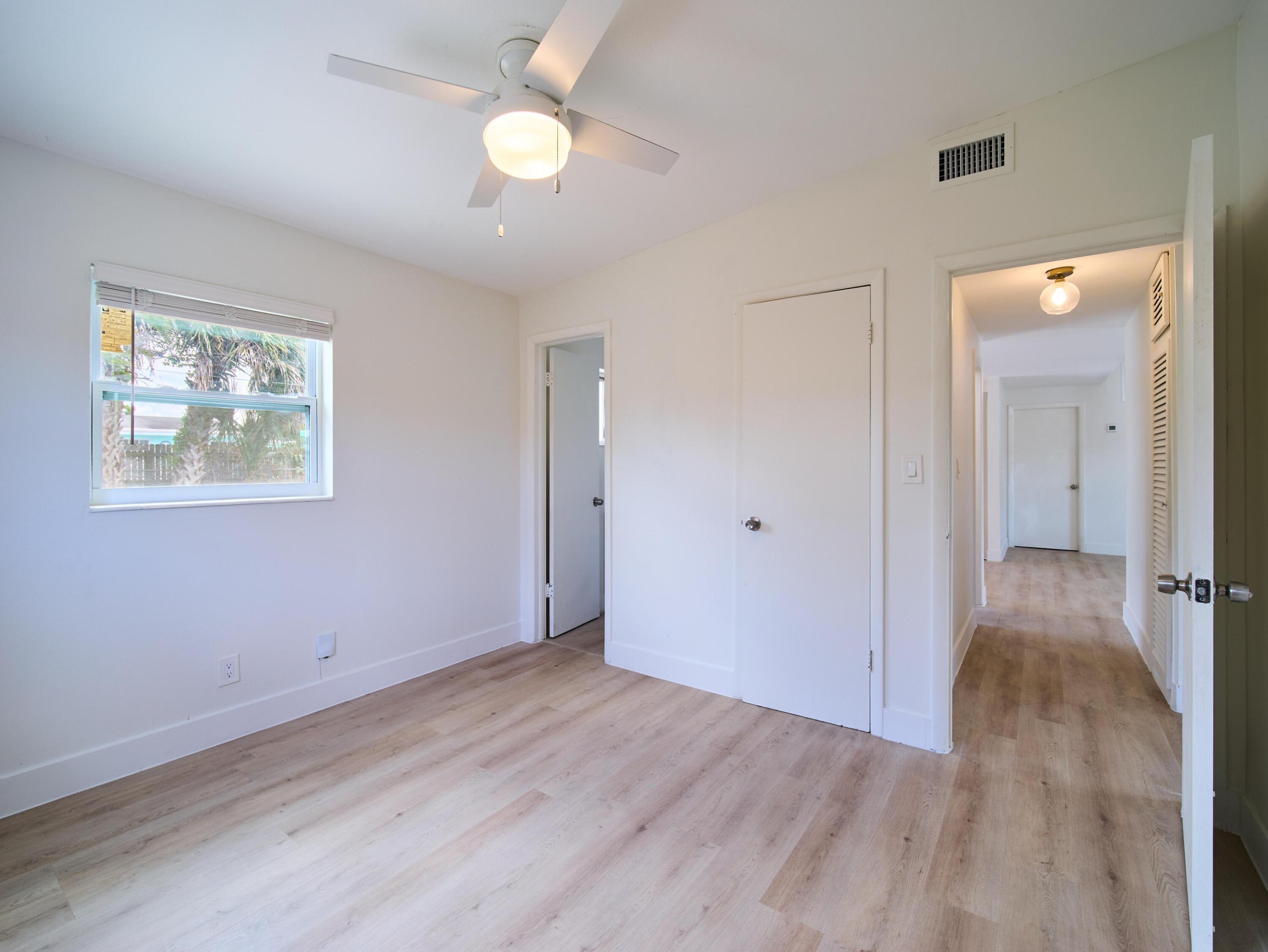3686 Gull Road, Cabana Colony