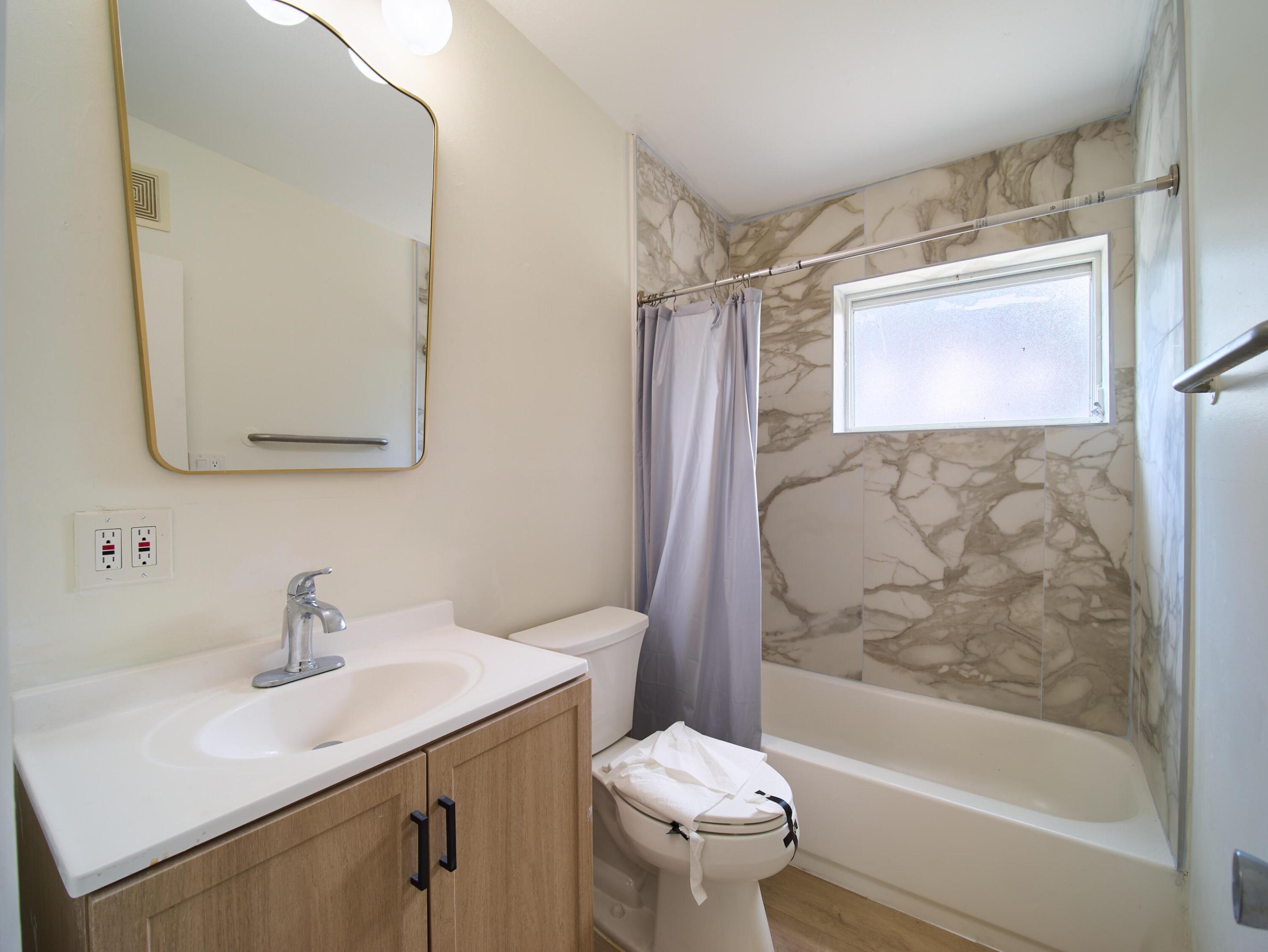 3686 Gull Road, Cabana Colony