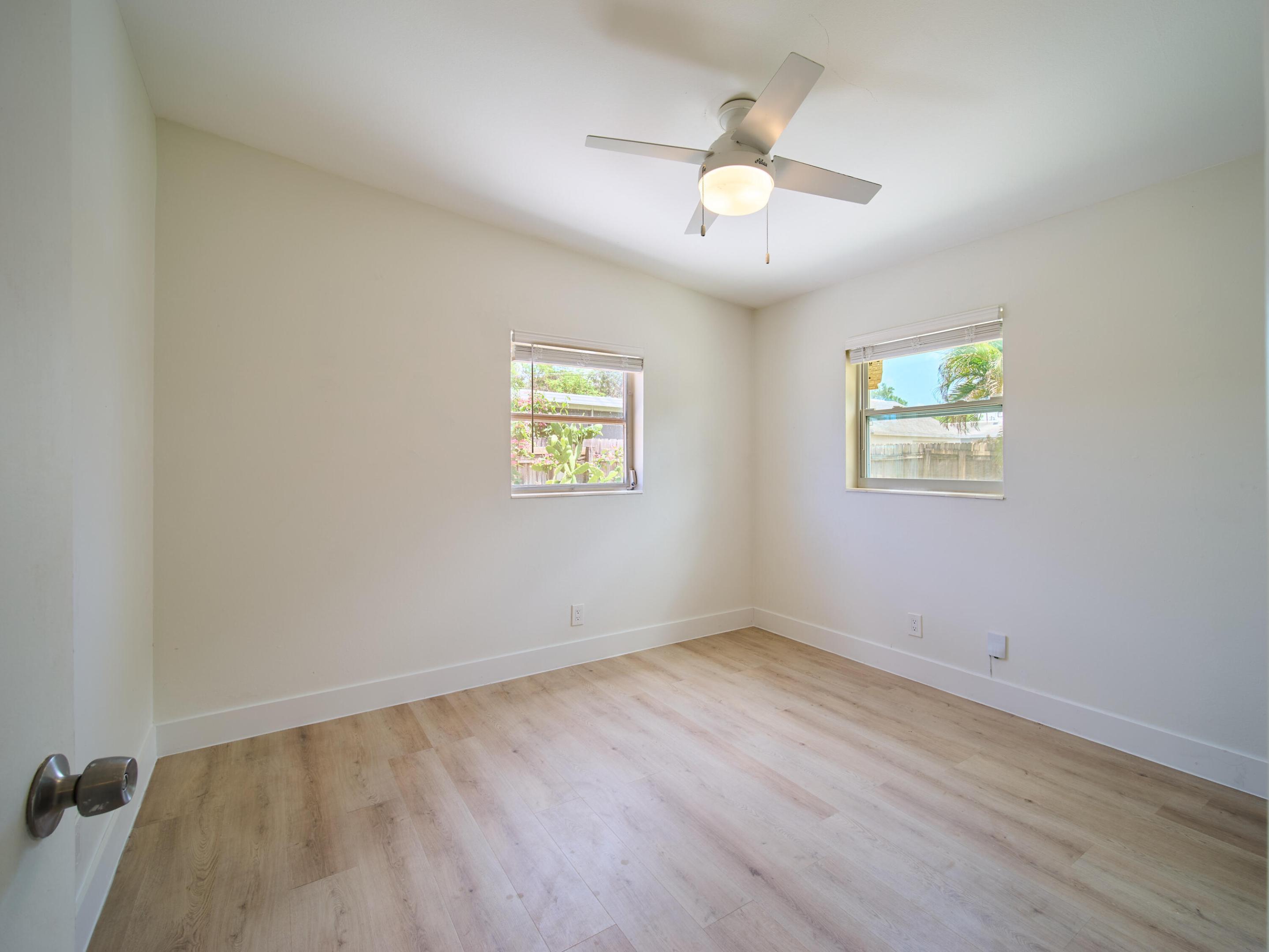 3686 Gull Road, Cabana Colony