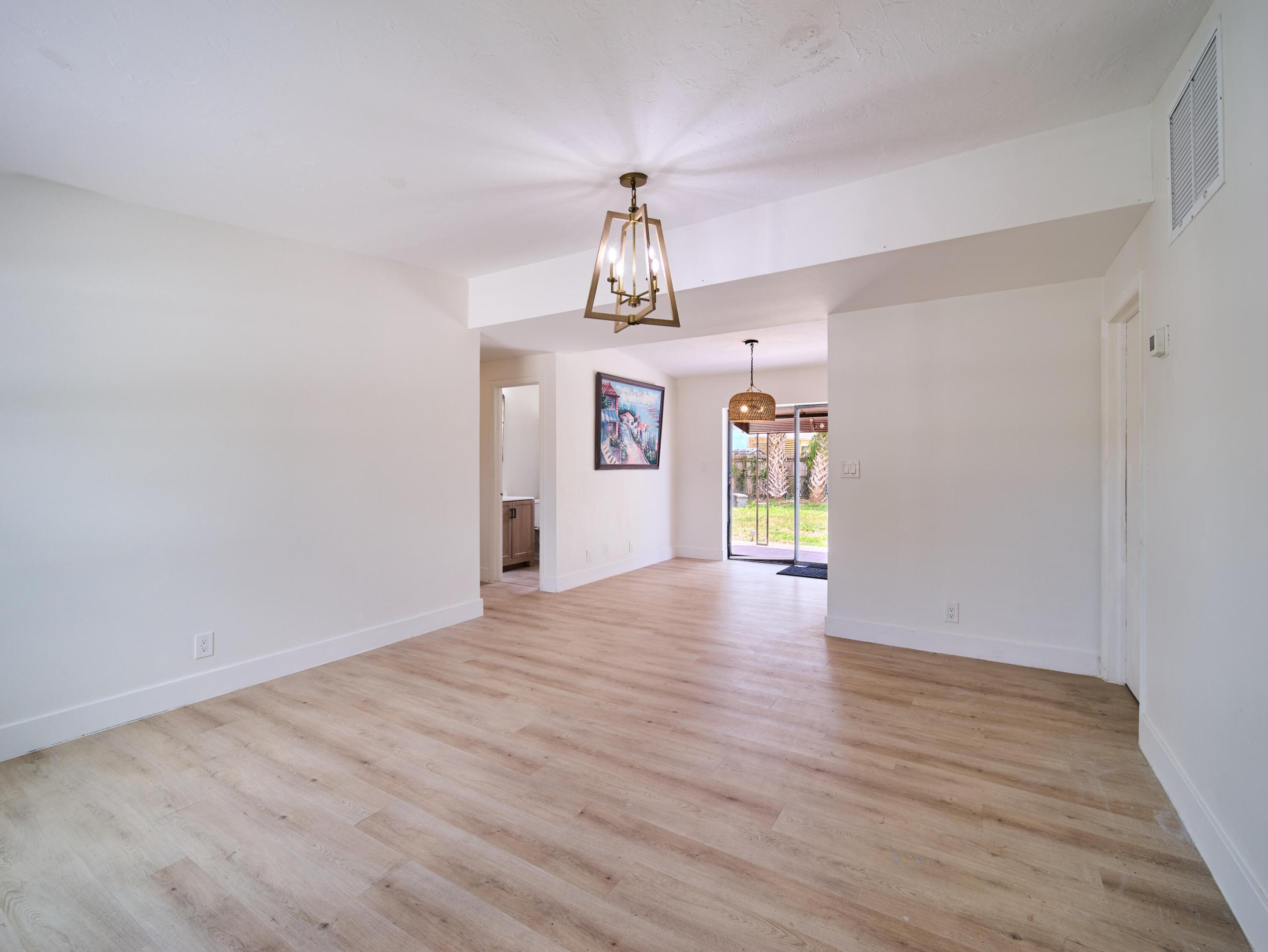 3686 Gull Road, Cabana Colony