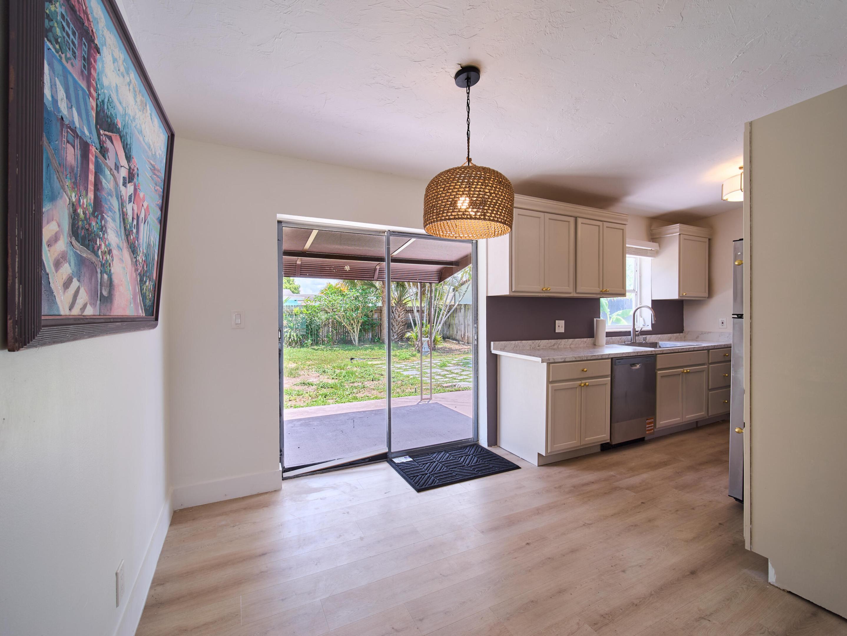 3686 Gull Road, Cabana Colony