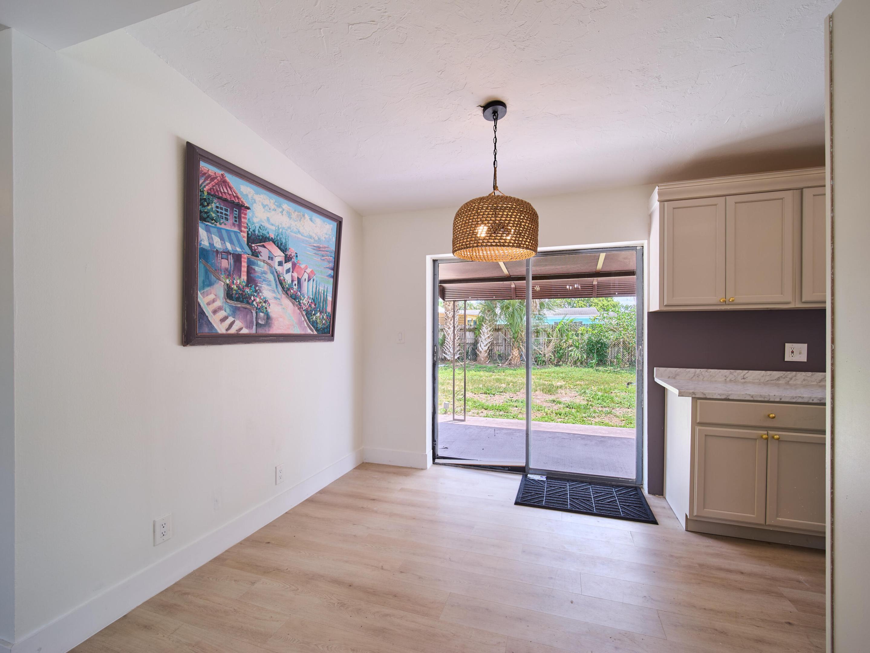 3686 Gull Road, Cabana Colony