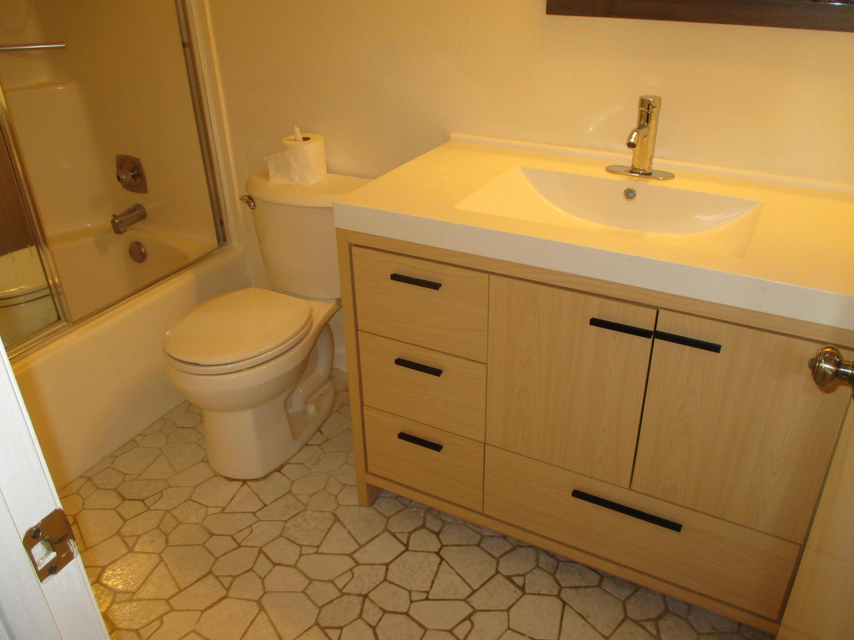 206 Lake Meryl Drive