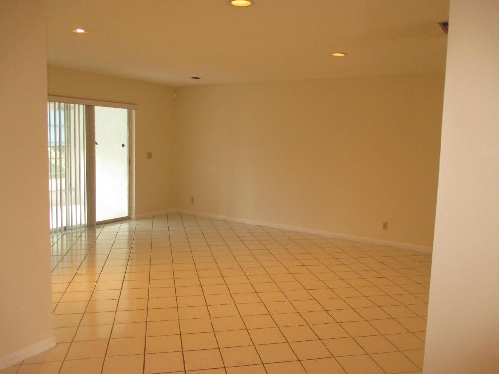 206 Lake Meryl Drive