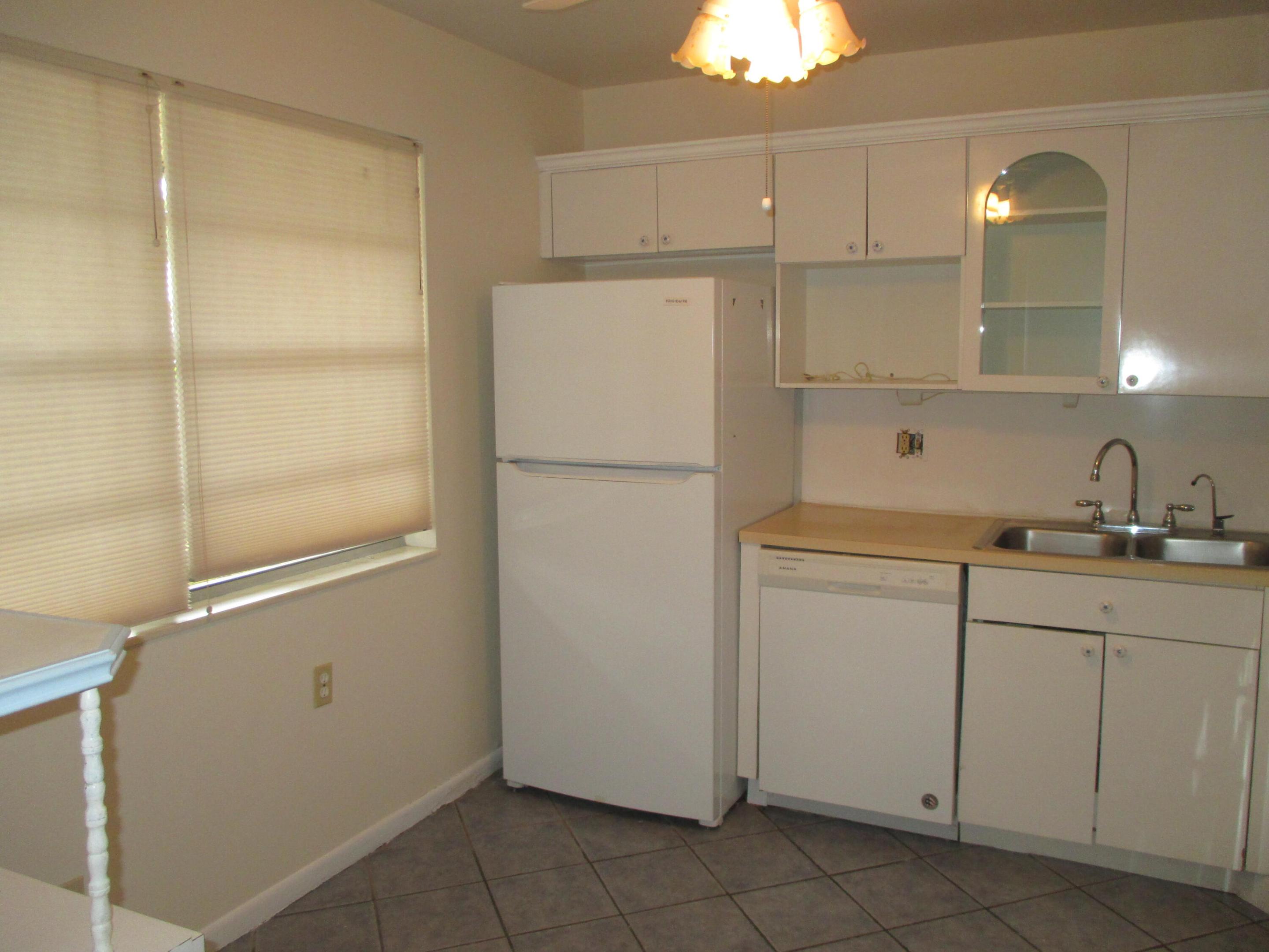 206 Lake Meryl Drive