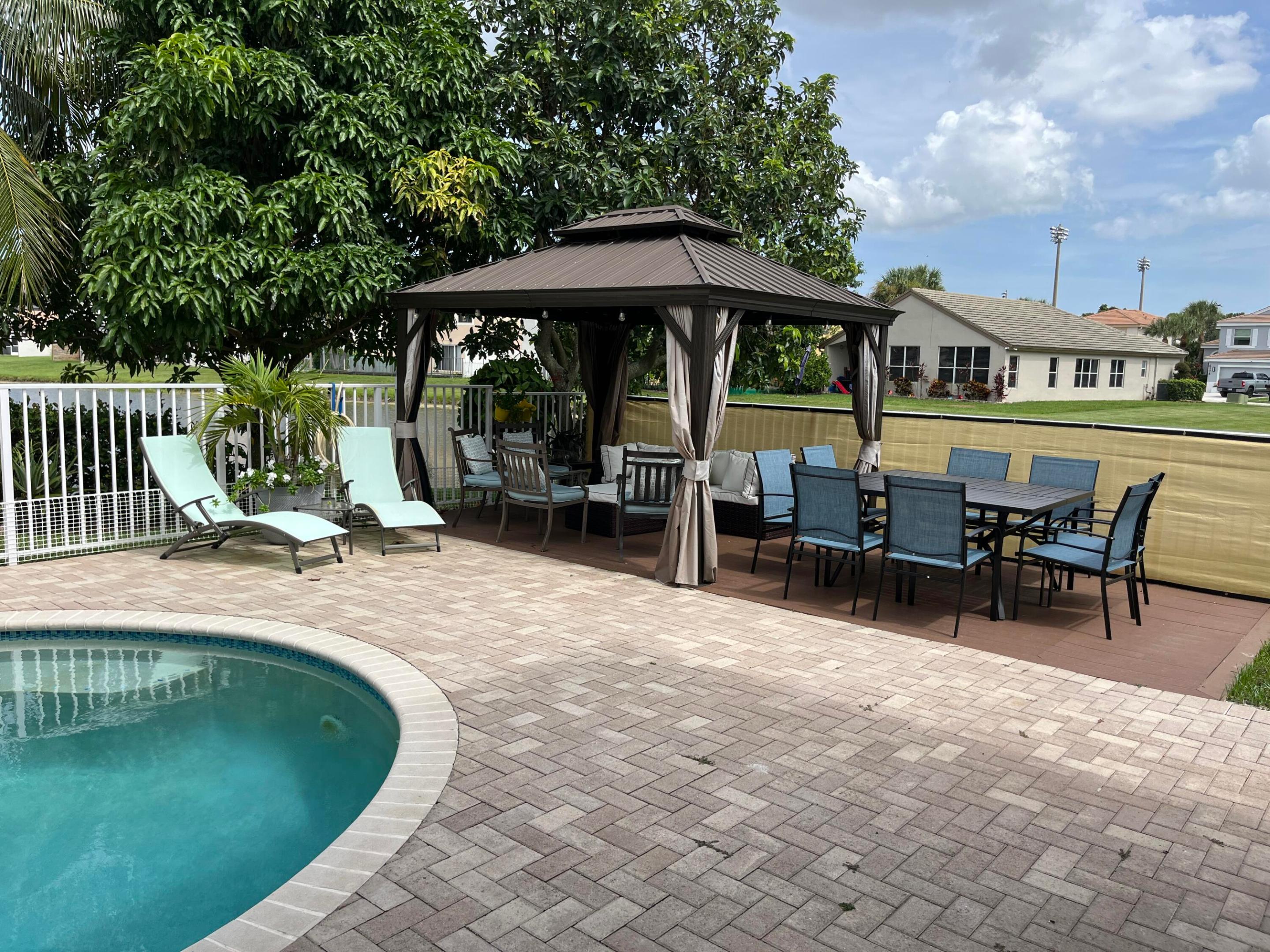 7576 Savannah Lane