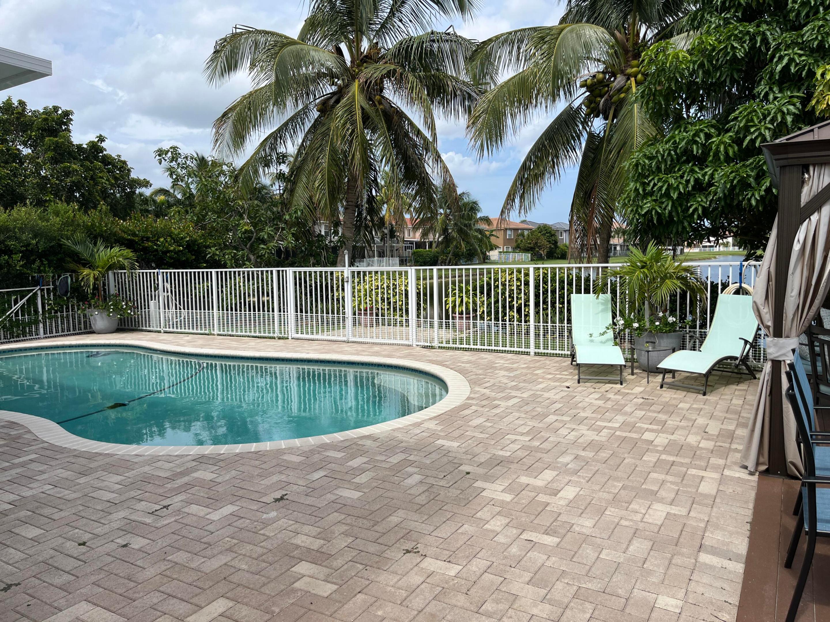 7576 Savannah Lane