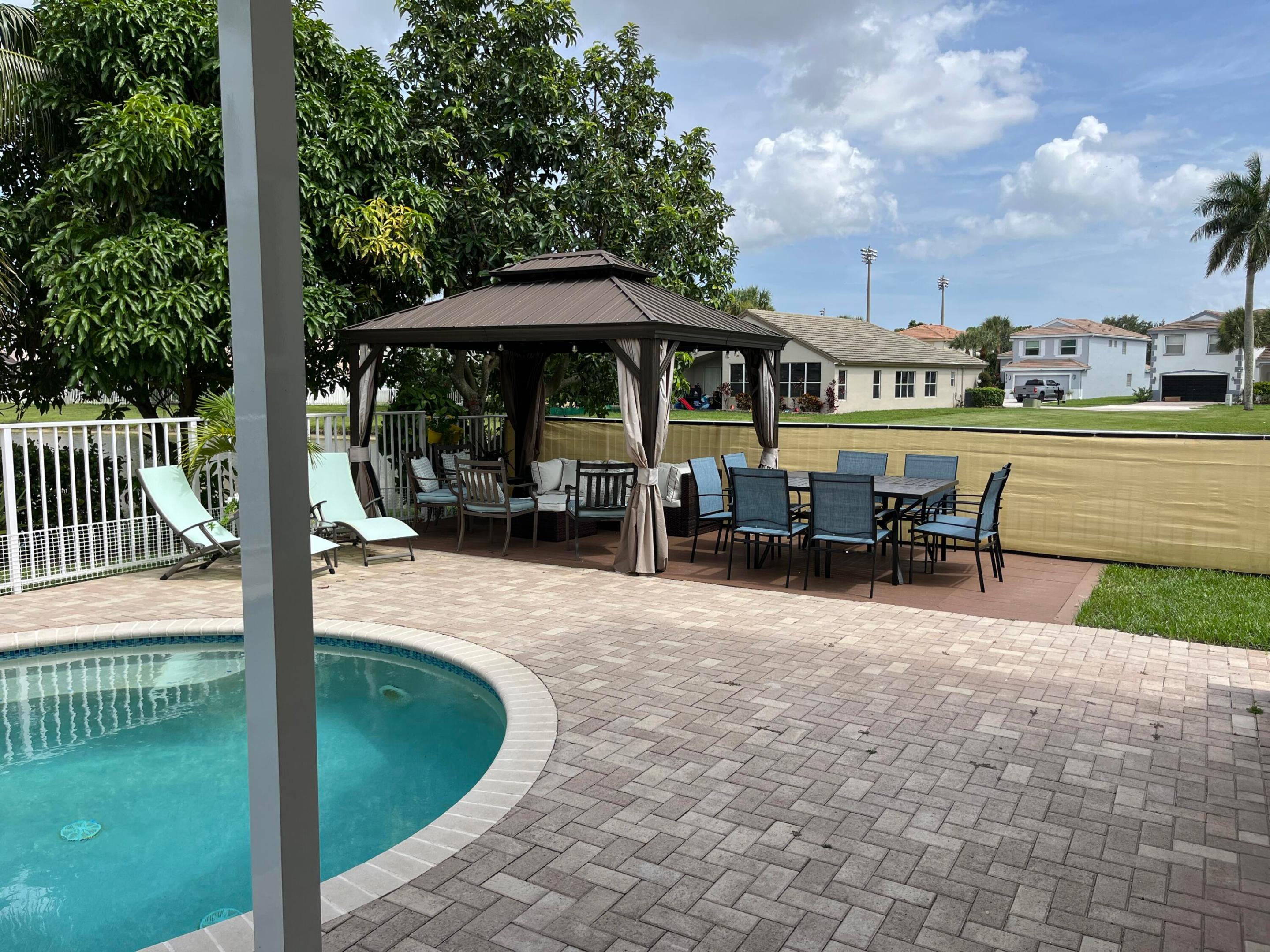 7576 Savannah Lane