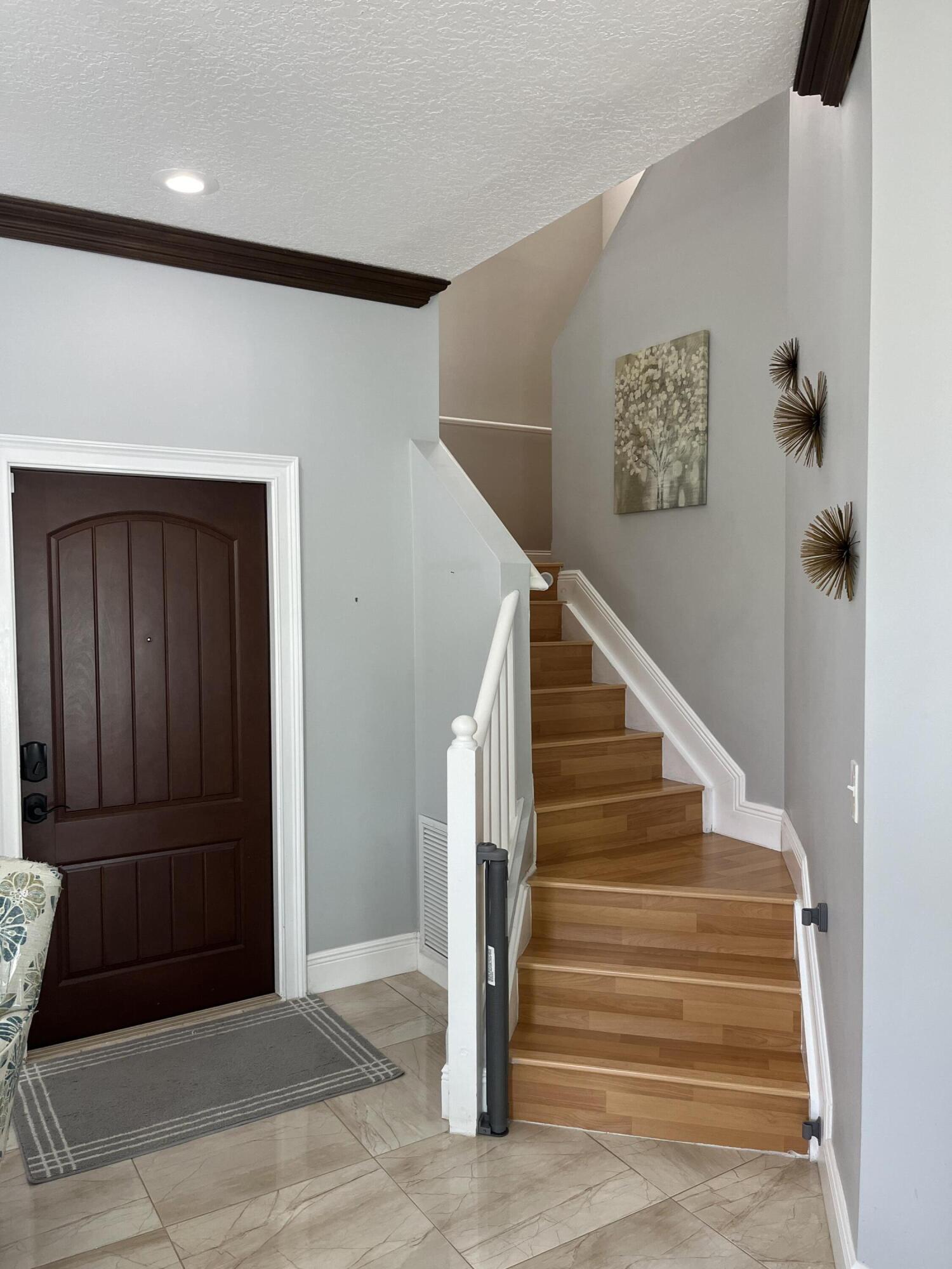 7576 Savannah Lane