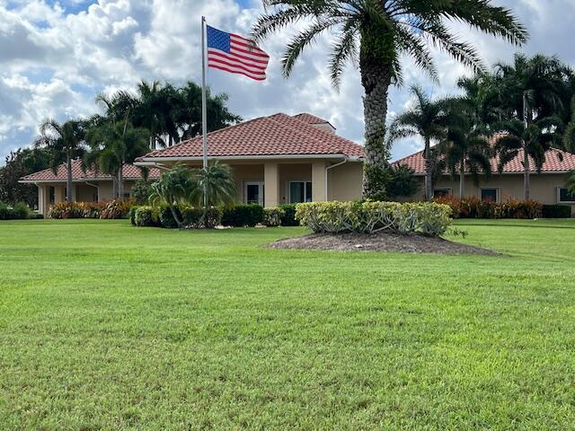 813 SW Saint Andrews Cove