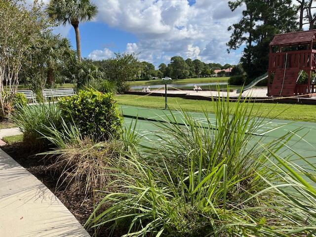 813 SW Saint Andrews Cove