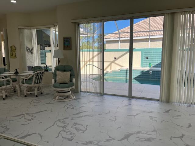 813 SW Saint Andrews Cove