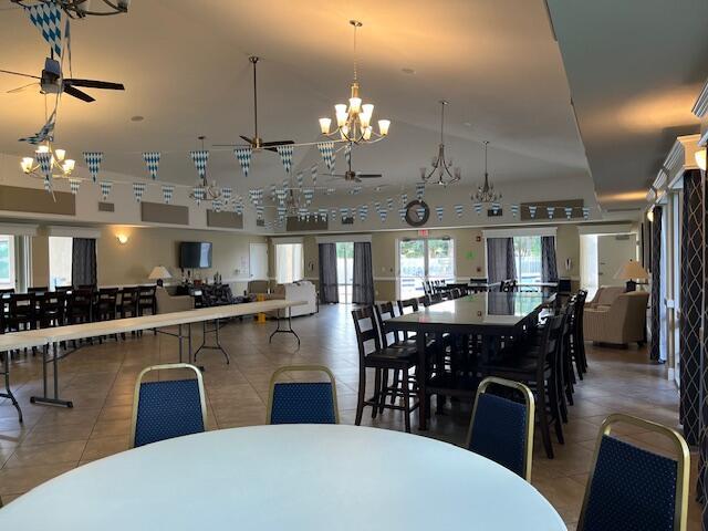 813 SW Saint Andrews Cove