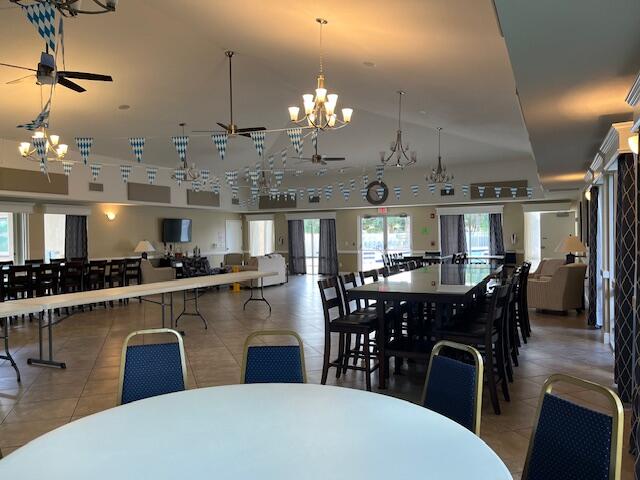 813 SW Saint Andrews Cove