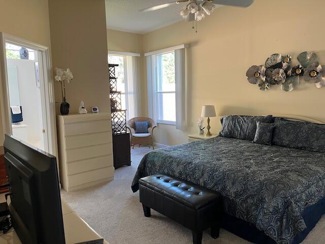 813 SW Saint Andrews Cove