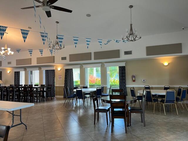 813 SW Saint Andrews Cove