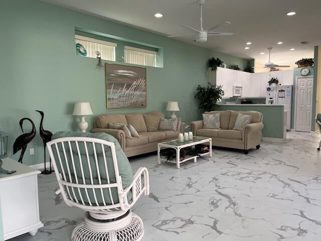 813 SW Saint Andrews Cove