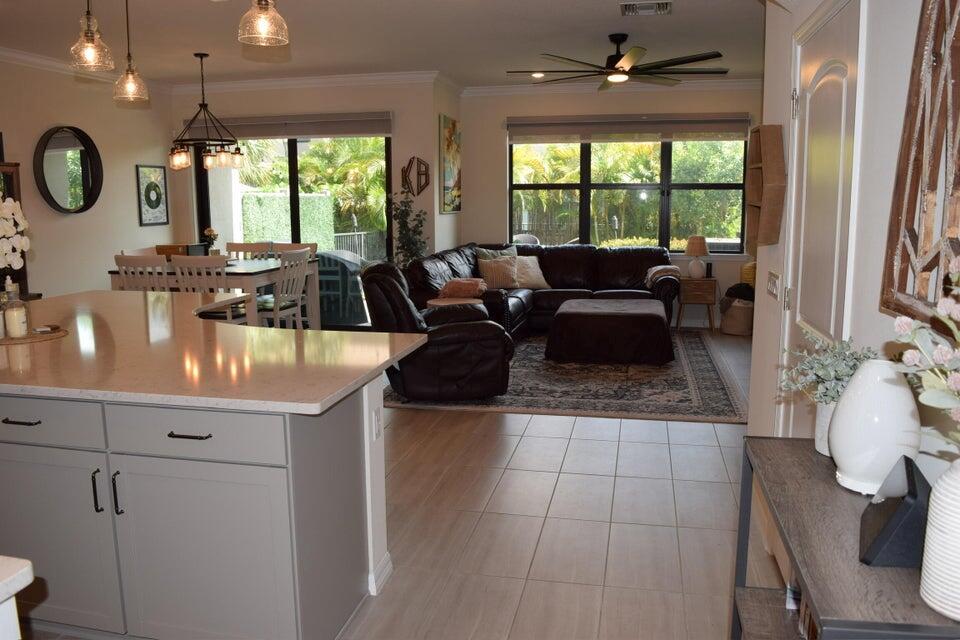 8248 Tailshot Court