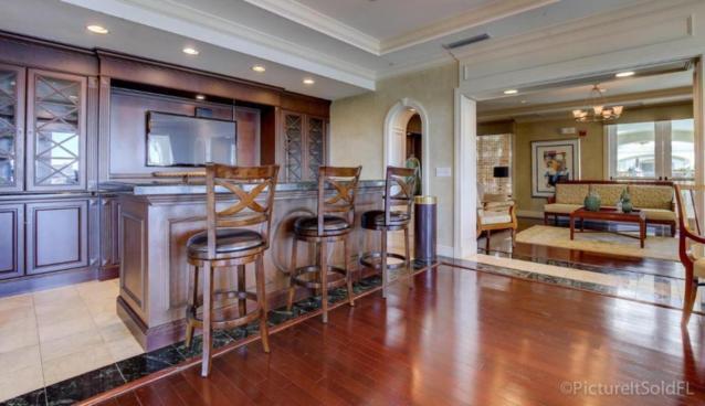 802 W Windward Way 211