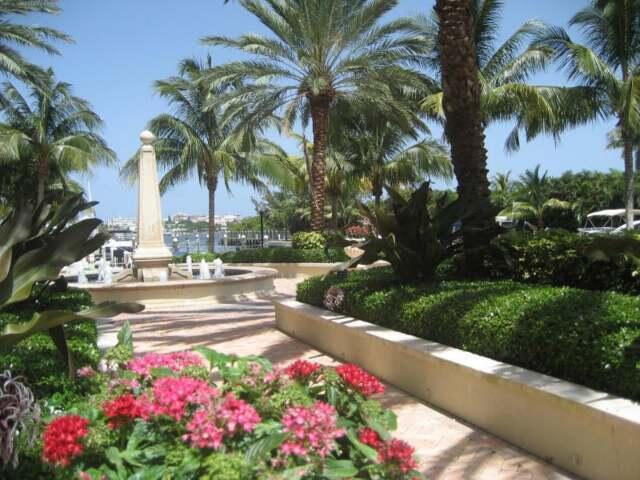 802 W Windward Way 211