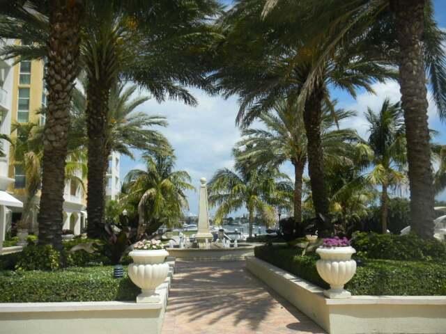 802 W Windward Way 211