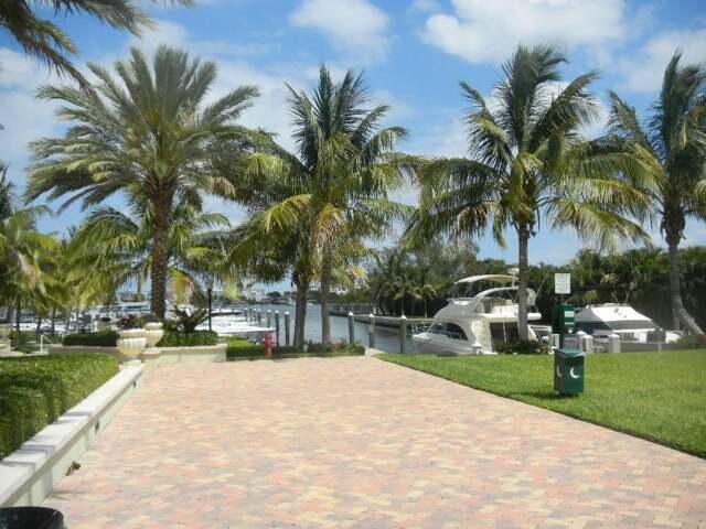 802 W Windward Way 211