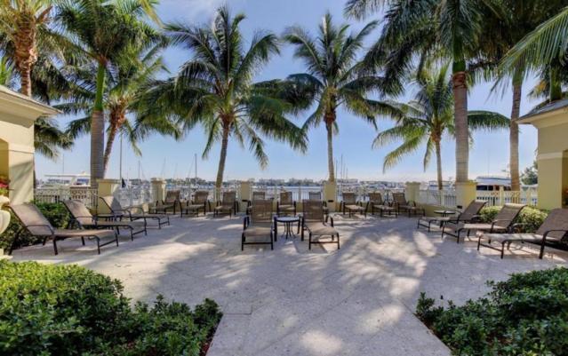 802 W Windward Way 211