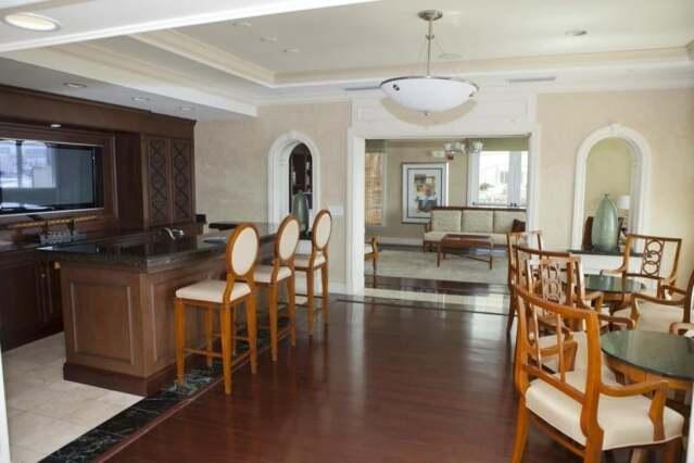 802 W Windward Way 211