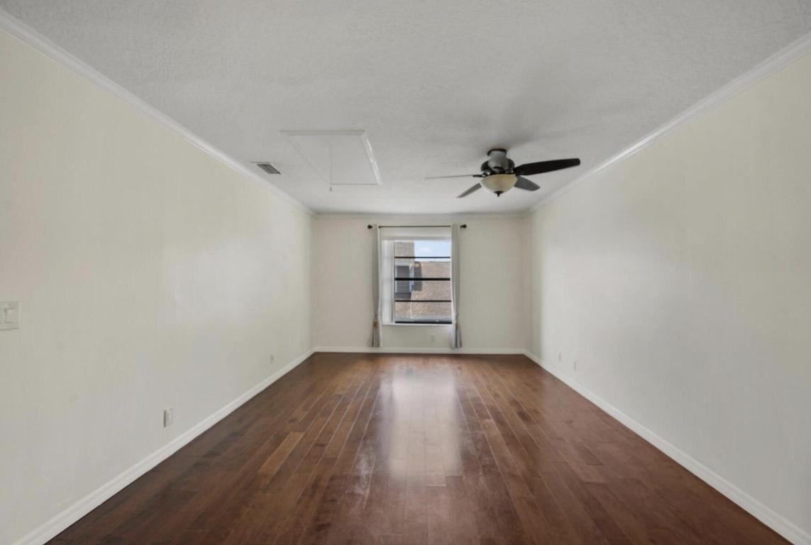 402 Lakewood Court Court 2b