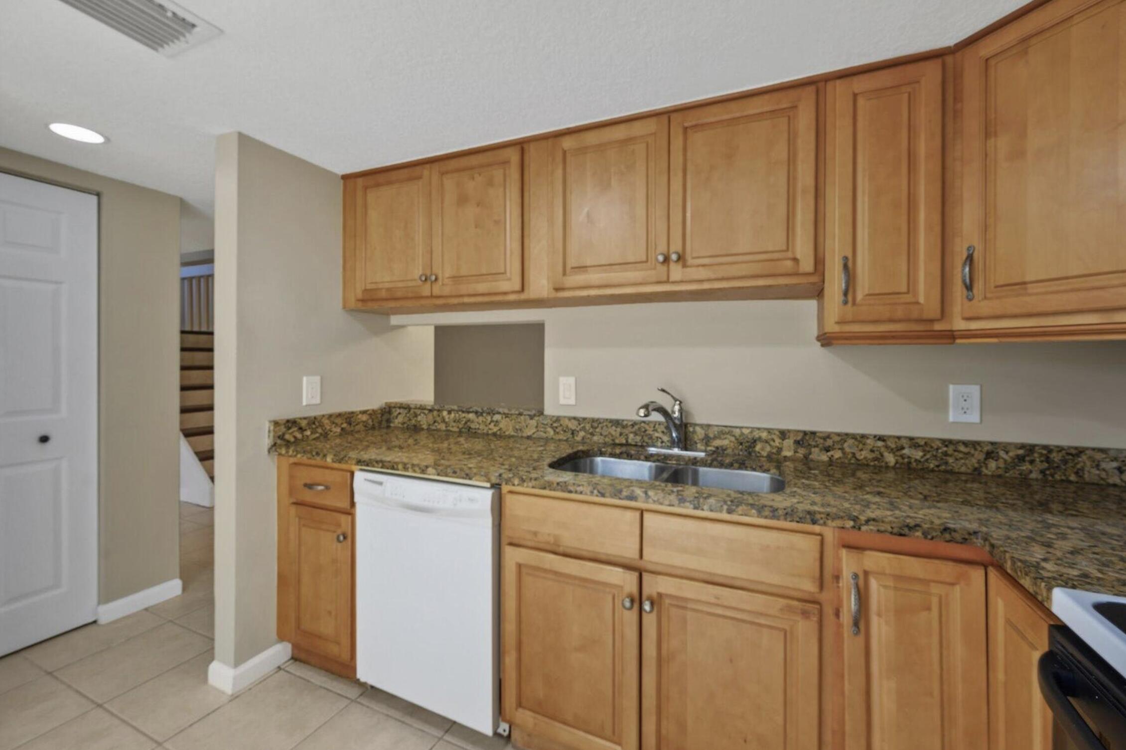 402 Lakewood Court Court 2b