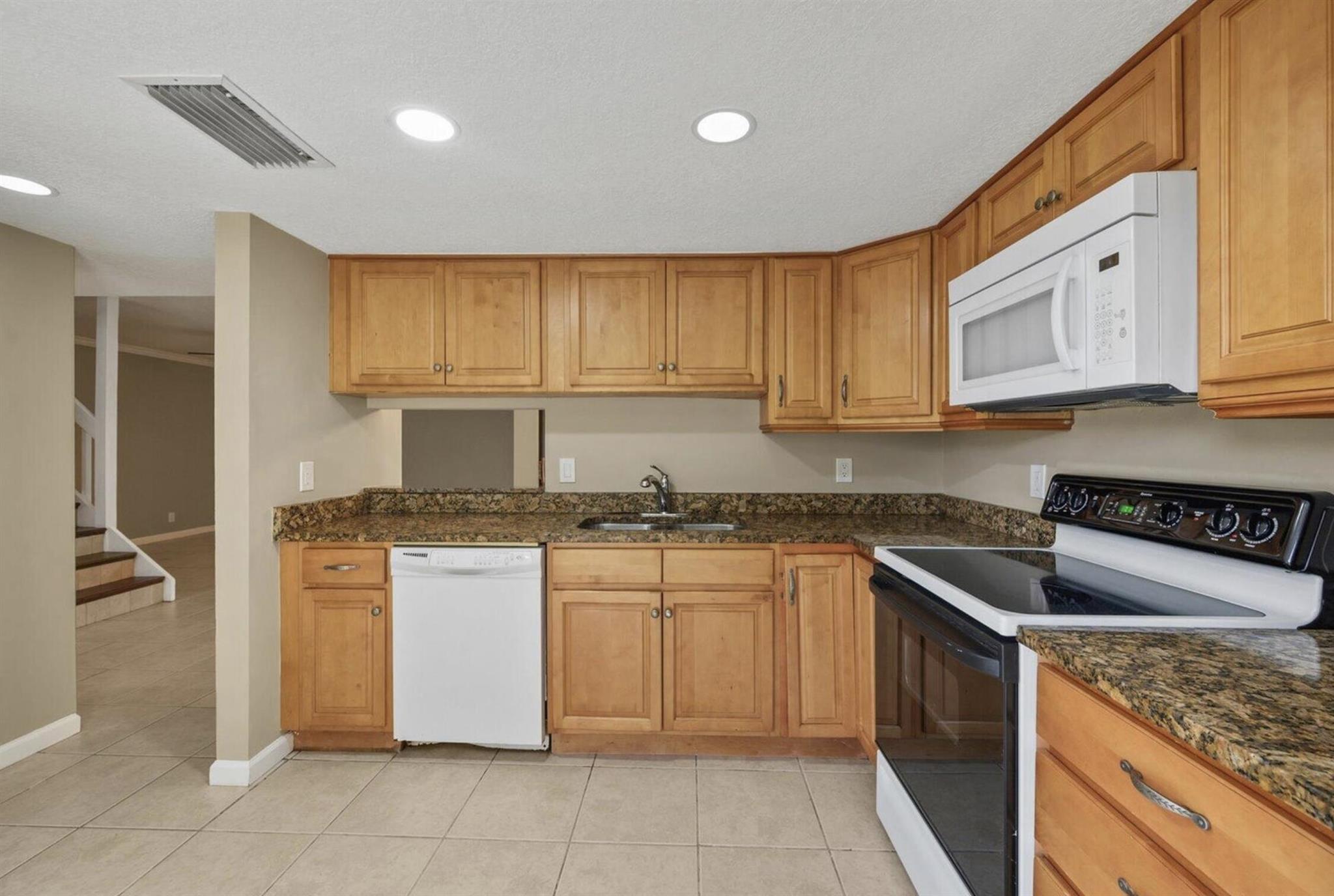 402 Lakewood Court Court 2b