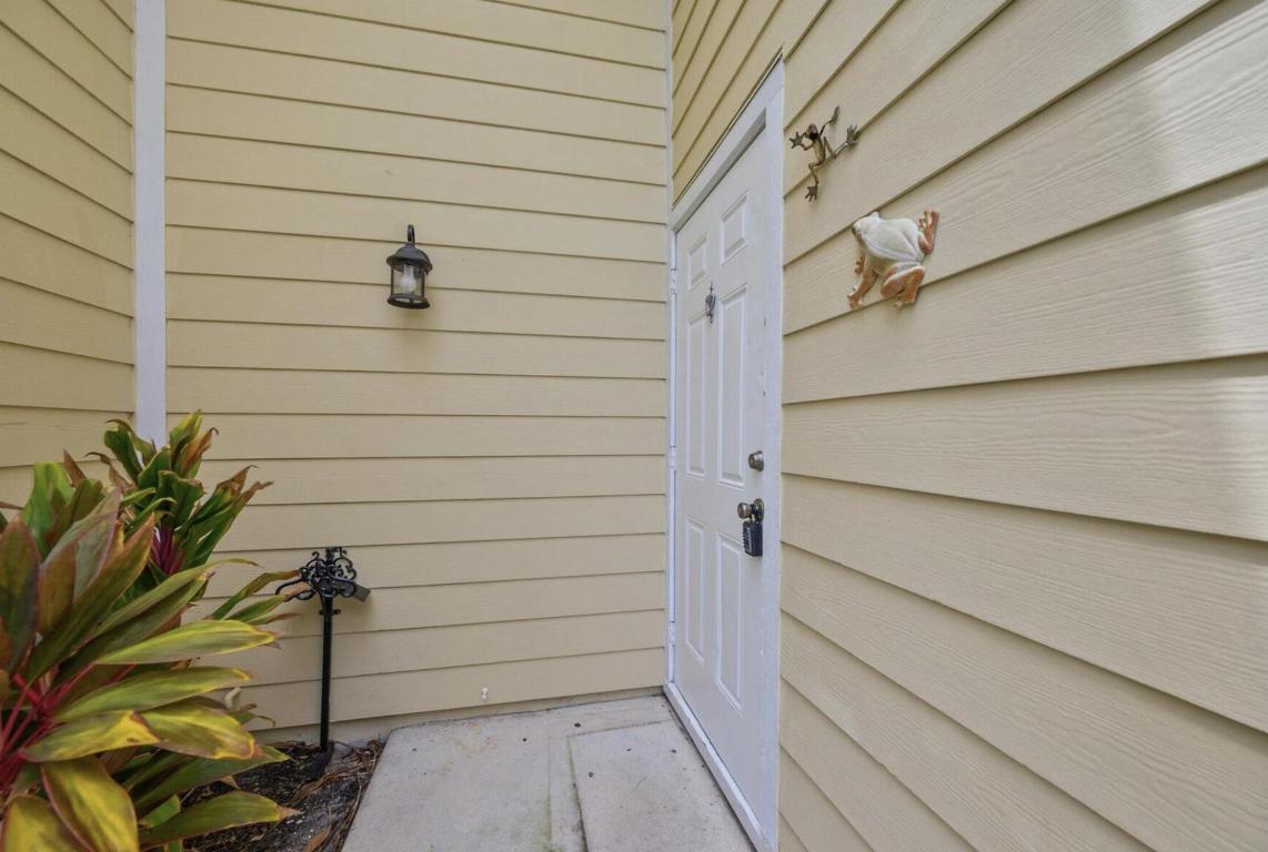 402 Lakewood Court Court 2b