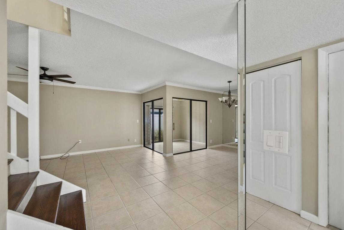 402 Lakewood Court Court 2b