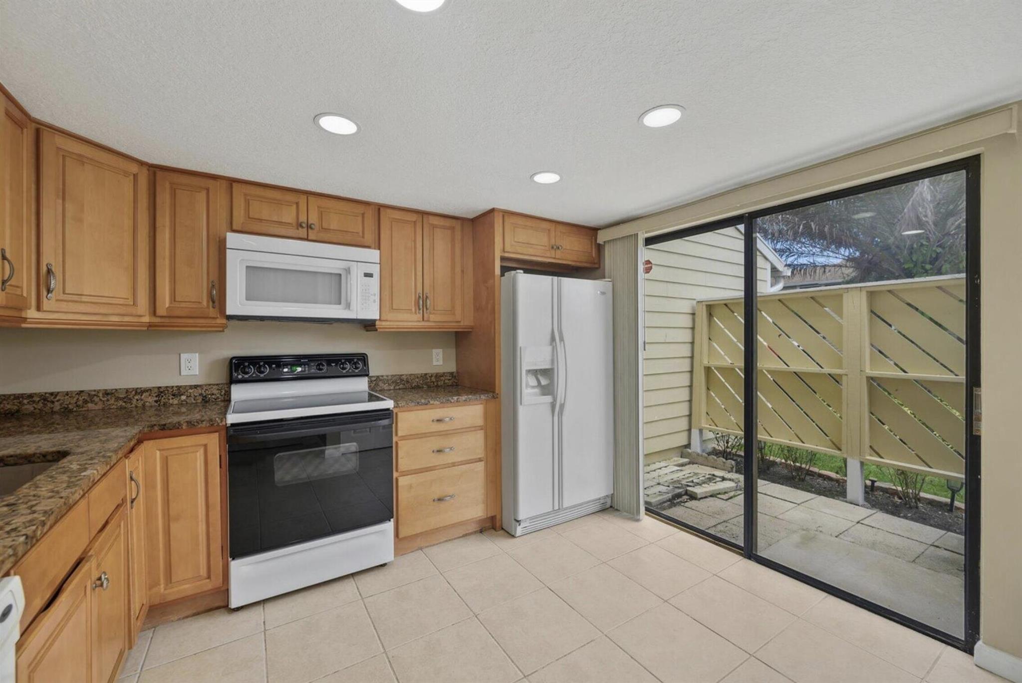 402 Lakewood Court Court 2b