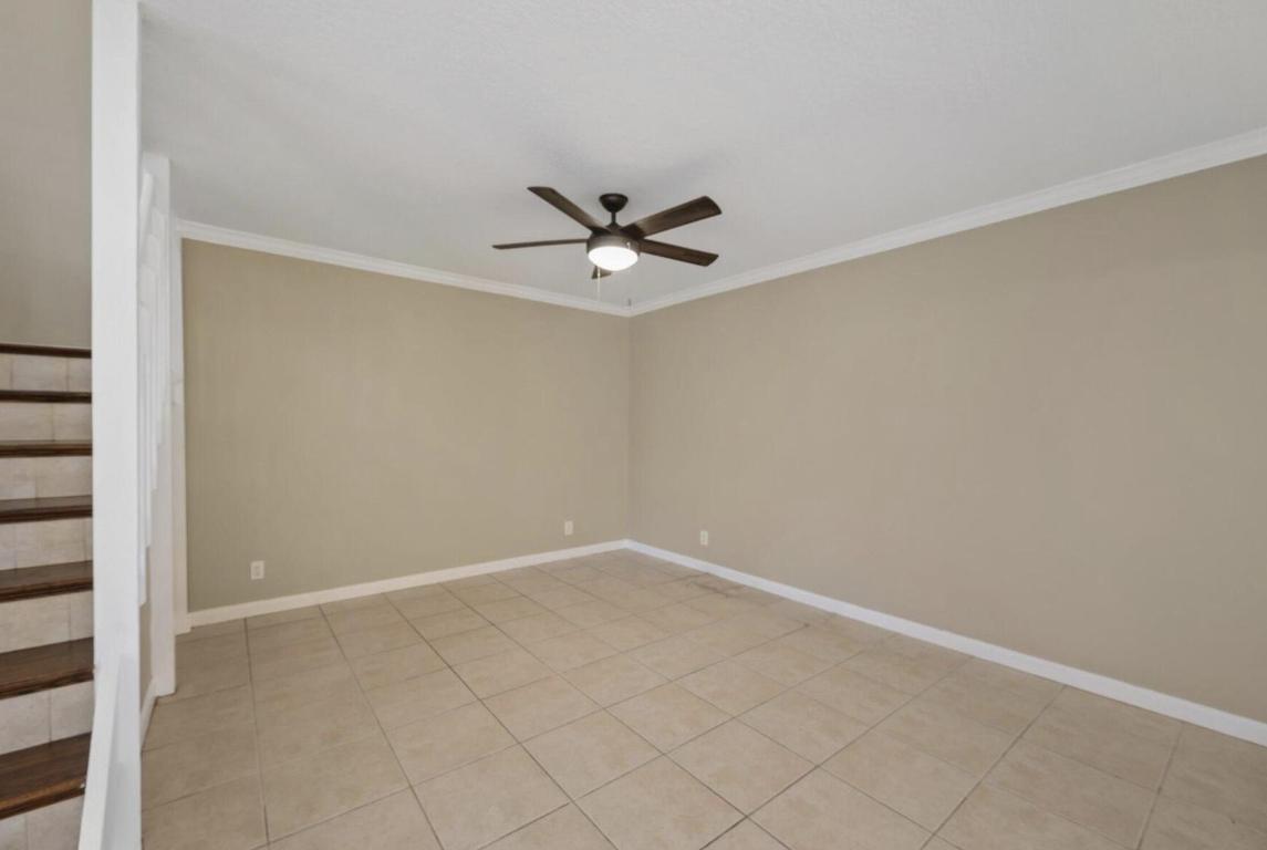 402 Lakewood Court Court 2b